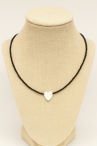 Delikatny naszyjnik z masą perłową