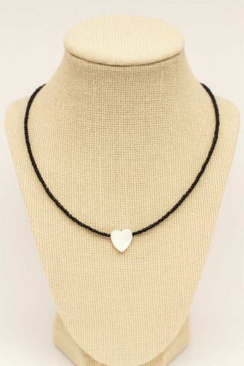 Delikatny naszyjnik z masą perłową