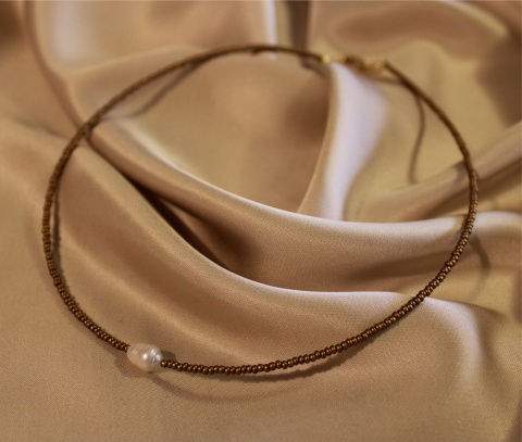 Delikatny naszyjnik z prawdziwą perłą