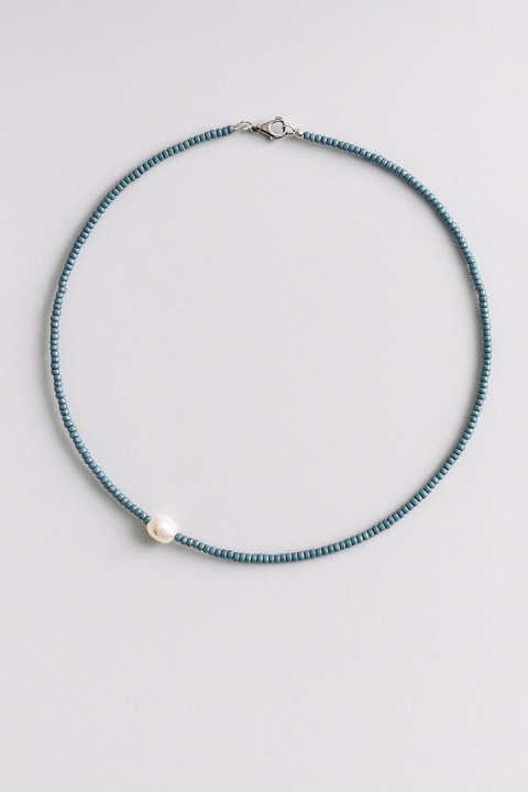 Delikatny naszyjnik z prawdziwą perłą