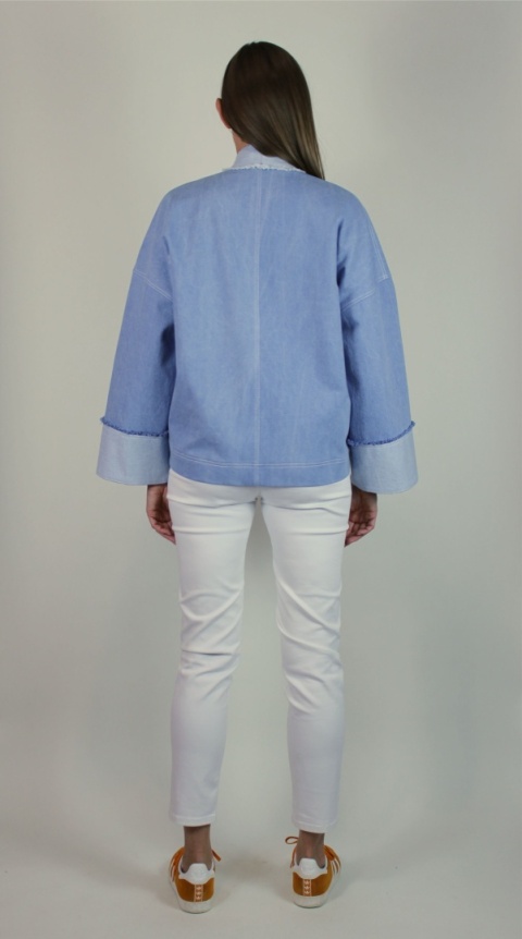 Katana z bawełnianego jeansu o nietypowym kroju