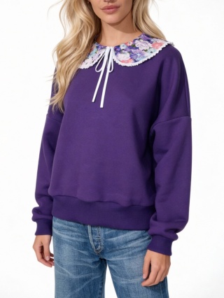 Kołnierzyk bawełniany okrągły w kwiatki w barwach fioletowych obszyty koronką