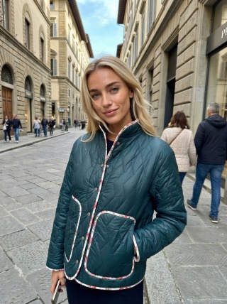 Kurtka pikowana z kontrastową lamówką