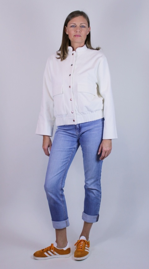 Kurtka sztruksowa w kolorze śmietankowym