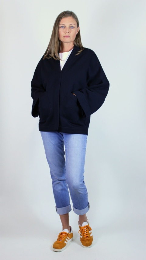 Narzuta z grubej dzianiny dresowej w kolorze czarnym