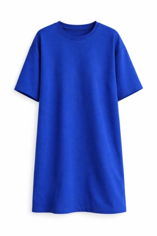 Krótka sukienka o kroju t-shirta z kieszeniami uszyta z dzianiny w kolorze chabrowym